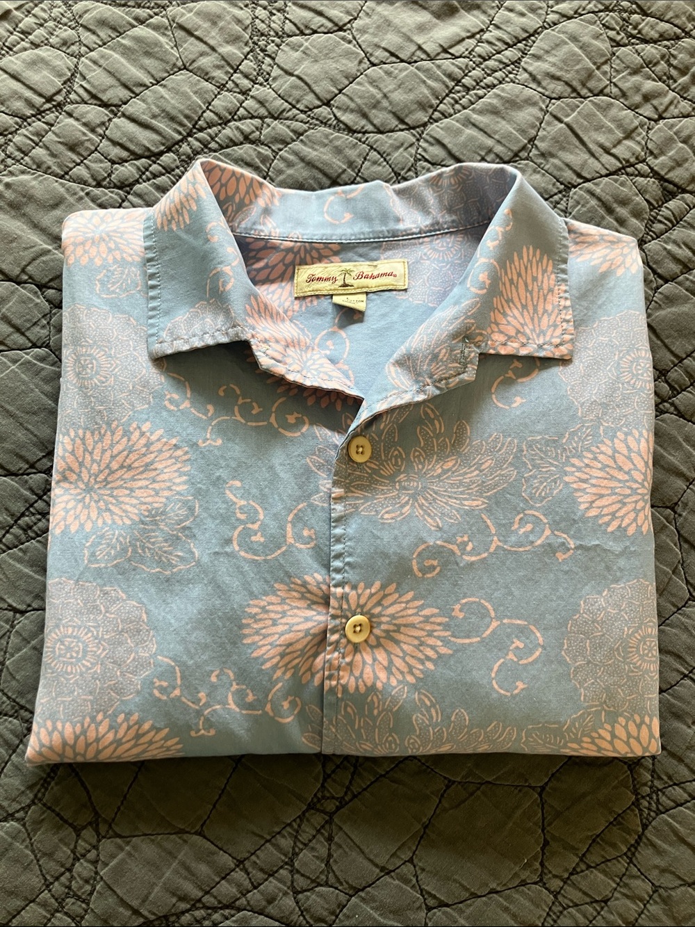 Tommy Bahama Pale Blue Shirt with Soft Pink Floral Print size L